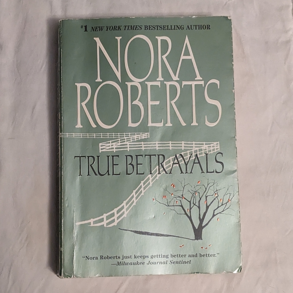 💥 True Betrayals by Nora Roberts